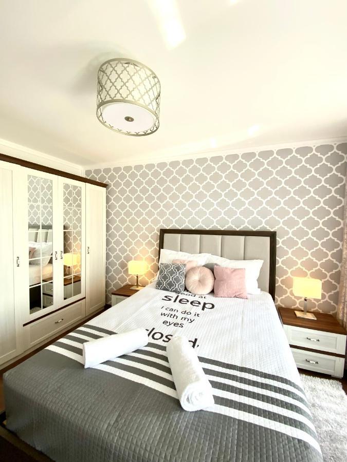 Stylish Retreat With A View In Coresi-qualis Appartamento Braşov