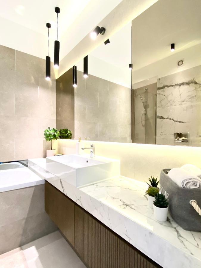 Appartamento Stylish Retreat With A View In Coresi-qualis