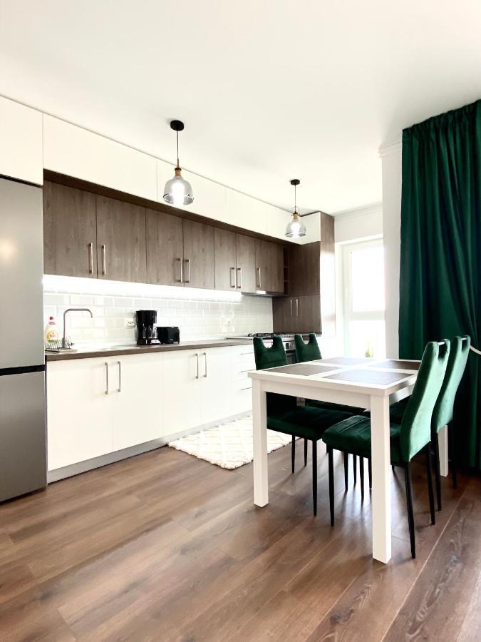 Stylish Retreat With A View In Coresi-qualis Appartamento *