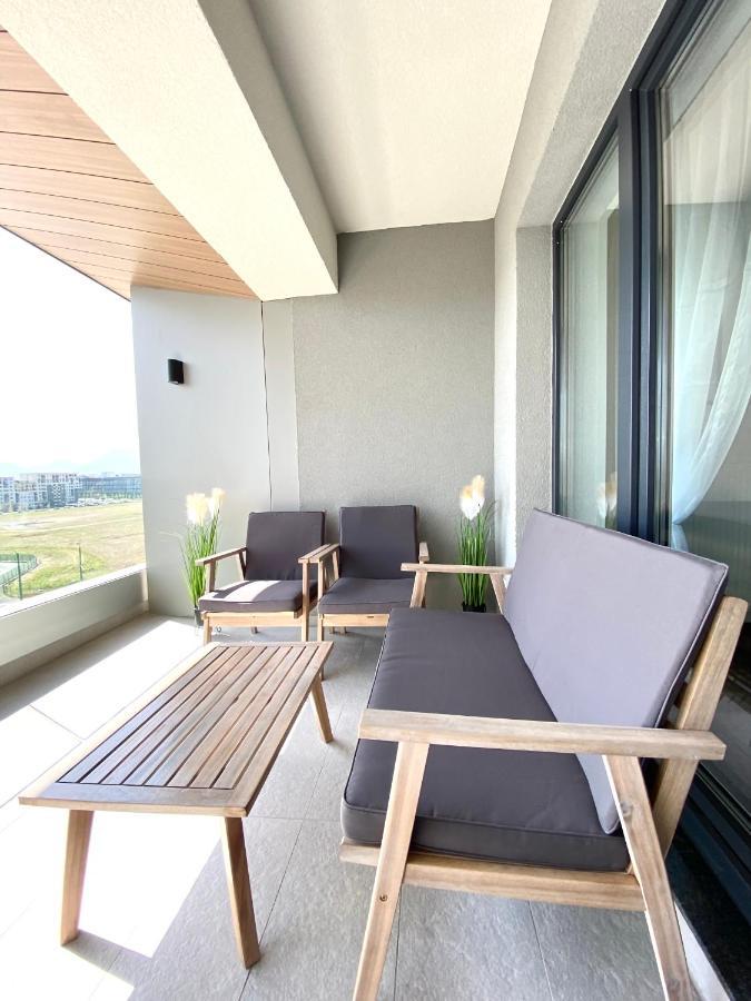 Stylish Retreat With A View In Coresi-qualis *